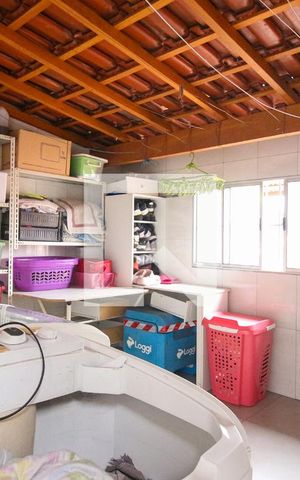 Casa à venda com 360m², 5 quartos e 4 vagas Casa à venda com 360m², 5 quartos e 4 vagasÁrea de Serviço