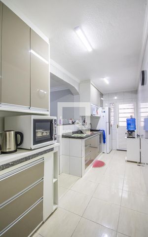 Casa à venda com 238m², 3 quartos e 2 vagas Casa à venda com 238m², 3 quartos e 2 vagasCozinha