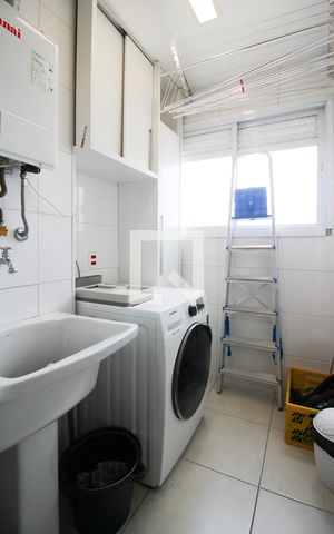 Apartamento à venda com 80m², 2 quartos e 2 vagas Apartamento à venda com 80m², 2 quartos e 2 vagasÁrea de Serviço