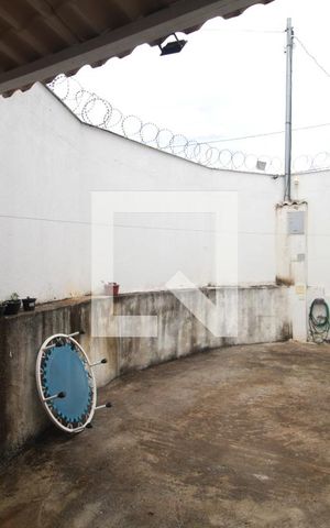 Casa à venda com 90m², 3 quartos e 1 vagaÁrea de Serviço