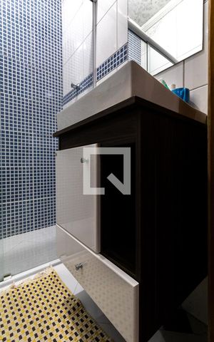 Casa à venda com 220m², 3 quartos e 2 vagas Casa à venda com 220m², 3 quartos e 2 vagasBanheiro Suíte