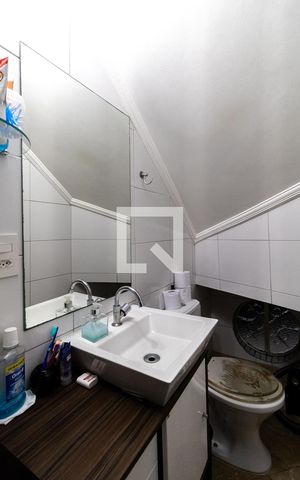 Casa à venda com 220m², 3 quartos e 2 vagas Casa à venda com 220m², 3 quartos e 2 vagasLavabo