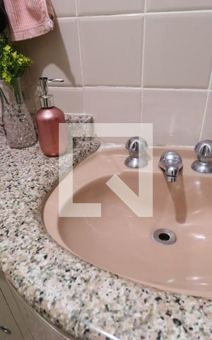 Apartamento para alugar com 149m², 3 quartos e 2 vagasDetalhe do Banheiro da Suite
