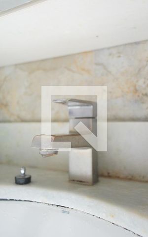 Casa para alugar com 250m², 3 quartos e 3 vagasBanheiro da Suíte - Torneira