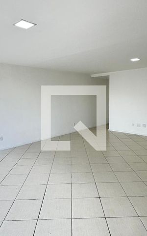 Apartamento à venda com 250m², 5 quartos e 2 vagas Apartamento à venda com 250m², 5 quartos e 2 vagasSala