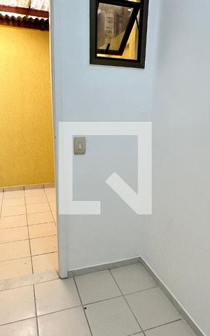 Apartamento à venda com 250m², 5 quartos e 2 vagas Apartamento à venda com 250m², 5 quartos e 2 vagasQuarto de Serviço