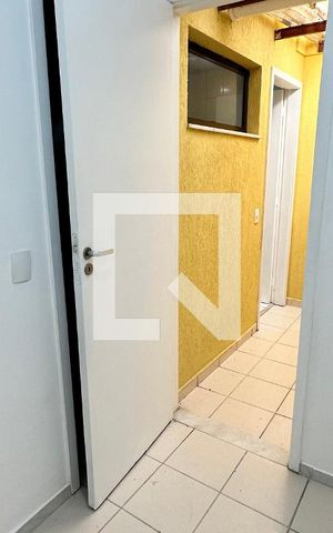 Apartamento à venda com 250m², 5 quartos e 2 vagas Apartamento à venda com 250m², 5 quartos e 2 vagasQuarto de Serviço