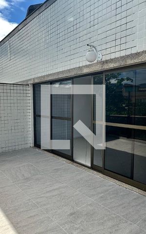 Apartamento à venda com 250m², 5 quartos e 2 vagas Apartamento à venda com 250m², 5 quartos e 2 vagasÁrea Externa