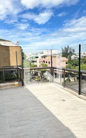 Apartamento à venda com 250m², 5 quartos e 2 vagas Apartamento à venda com 250m², 5 quartos e 2 vagasÁrea Externa