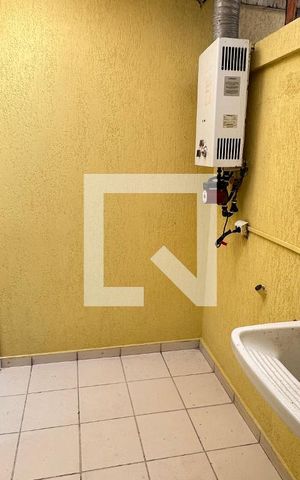 Apartamento à venda com 250m², 5 quartos e 2 vagas Apartamento à venda com 250m², 5 quartos e 2 vagasÁrea de Serviço