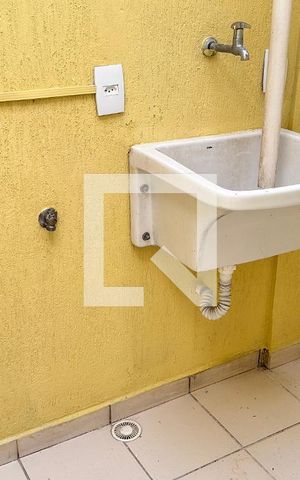 Apartamento à venda com 250m², 5 quartos e 2 vagas Apartamento à venda com 250m², 5 quartos e 2 vagasÁrea de Serviço