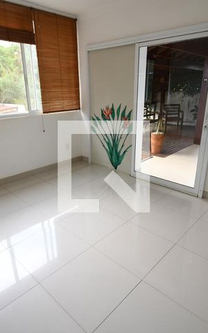 Casa de condomínio à venda com 480m², 4 quartos e 4 vagasCopa