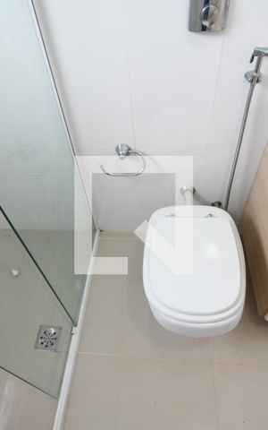 Casa de condomínio à venda com 480m², 4 quartos e 4 vagasBanheiro 2