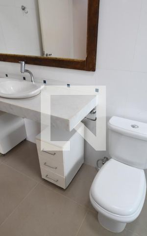 Casa de condomínio à venda com 480m², 4 quartos e 4 vagasBanheiro 1