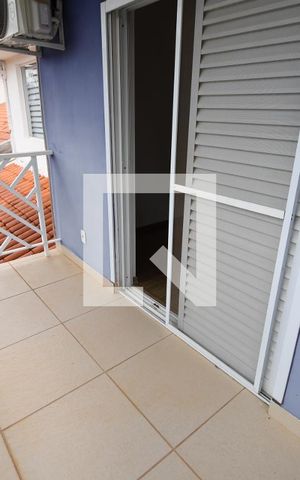 Casa de condomínio à venda com 480m², 4 quartos e 4 vagasQuarto 4 - Suíte Sacada