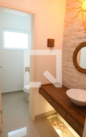 Casa de condomínio à venda com 480m², 4 quartos e 4 vagasLavabo