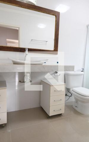 Casa de condomínio à venda com 480m², 4 quartos e 4 vagasBanheiro 1