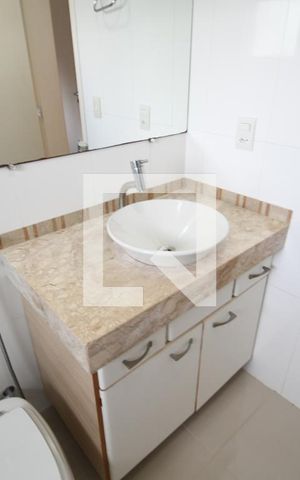 Casa de condomínio à venda com 480m², 4 quartos e 4 vagasBanheiro 2