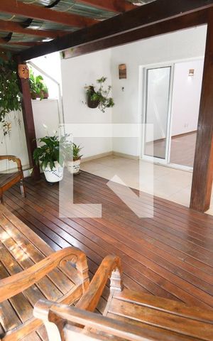 Casa de condomínio à venda com 480m², 4 quartos e 4 vagasSala - Deck