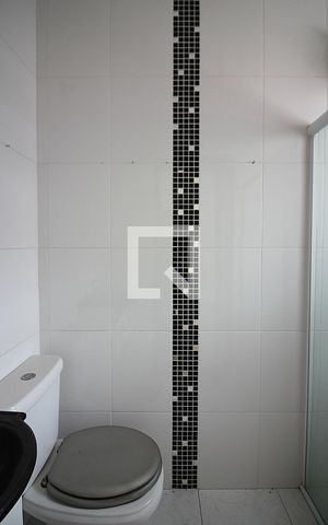 Casa à venda com 185m², 4 quartos e 2 vagasQuarto 2 - Suíte Banheiro