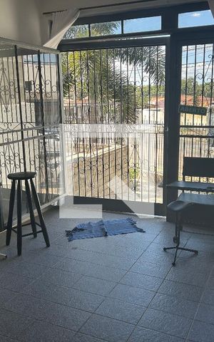 Casa à venda com 180m², 3 quartos e 3 vagasSala