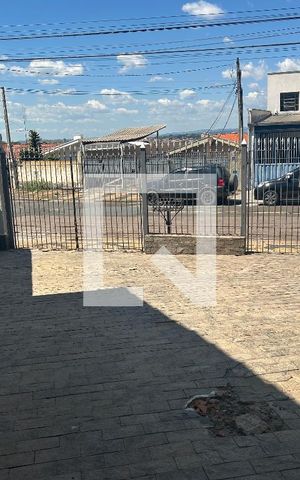Casa à venda com 180m², 3 quartos e 3 vagasÁrea da frente e garagem