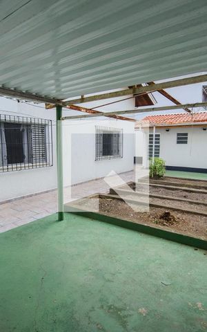 Casa de condomínio à venda com 365m², 3 quartos e 4 vagas Casa de condomínio à venda com 365m², 3 quartos e 4 vagasQuintal - Horta