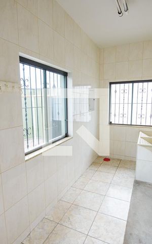 Casa de condomínio à venda com 365m², 3 quartos e 4 vagas Casa de condomínio à venda com 365m², 3 quartos e 4 vagasÁrea de Serviço