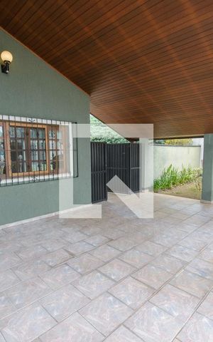 Casa de condomínio à venda com 365m², 3 quartos e 4 vagas Casa de condomínio à venda com 365m², 3 quartos e 4 vagasGaragem