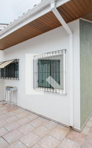Casa de condomínio à venda com 365m², 3 quartos e 4 vagas Casa de condomínio à venda com 365m², 3 quartos e 4 vagasQuintal da Área de Serviço e Corredor Lateral