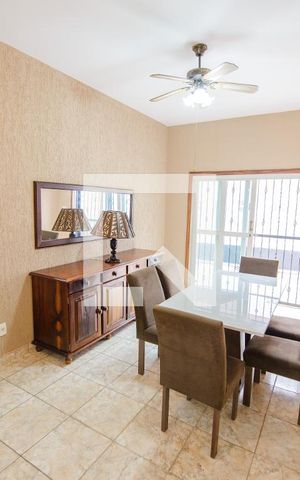 Casa de condomínio à venda com 365m², 3 quartos e 4 vagas Casa de condomínio à venda com 365m², 3 quartos e 4 vagasSala de Jantar