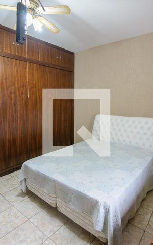 Casa de condomínio à venda com 365m², 3 quartos e 4 vagas Casa de condomínio à venda com 365m², 3 quartos e 4 vagasSuíte