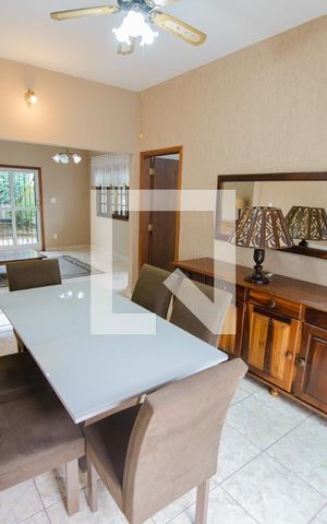 Casa de condomínio à venda com 365m², 3 quartos e 4 vagas Casa de condomínio à venda com 365m², 3 quartos e 4 vagasSala de Jantar
