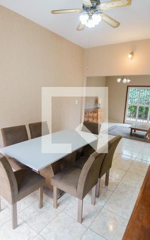 Casa de condomínio à venda com 365m², 3 quartos e 4 vagas Casa de condomínio à venda com 365m², 3 quartos e 4 vagasSala de Jantar