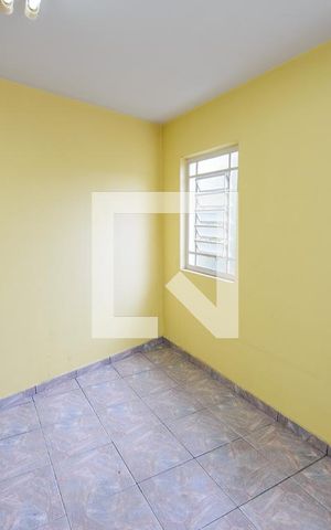 Casa de condomínio à venda com 365m², 3 quartos e 4 vagas Casa de condomínio à venda com 365m², 3 quartos e 4 vagasQuarto de Serviço