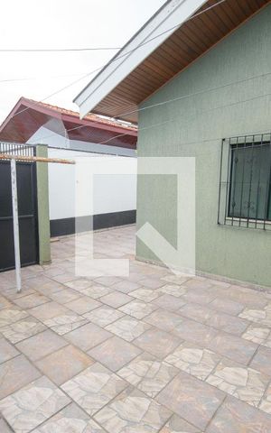 Casa de condomínio à venda com 365m², 3 quartos e 4 vagas Casa de condomínio à venda com 365m², 3 quartos e 4 vagasQuintal da Área de Serviço