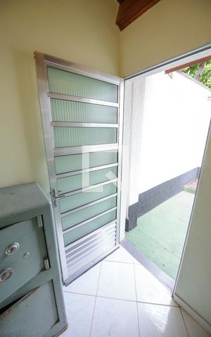 Casa de condomínio à venda com 365m², 3 quartos e 4 vagas Casa de condomínio à venda com 365m², 3 quartos e 4 vagasDespensa