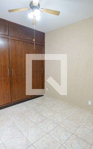 Casa de condomínio à venda com 365m², 3 quartos e 4 vagas Casa de condomínio à venda com 365m², 3 quartos e 4 vagasQuarto 2