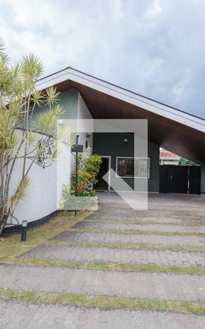 Casa de condomínio à venda com 365m², 3 quartos e 4 vagas Casa de condomínio à venda com 365m², 3 quartos e 4 vagasFachada da Casa