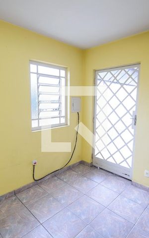 Casa de condomínio à venda com 365m², 3 quartos e 4 vagas Casa de condomínio à venda com 365m², 3 quartos e 4 vagasQuarto de Serviço