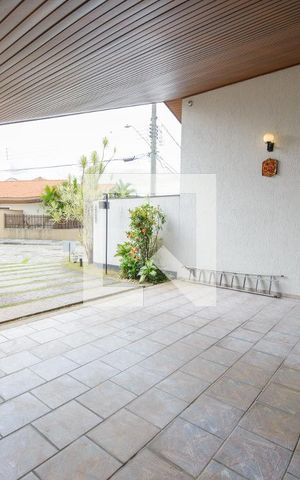 Casa de condomínio à venda com 365m², 3 quartos e 4 vagas Casa de condomínio à venda com 365m², 3 quartos e 4 vagasGaragem
