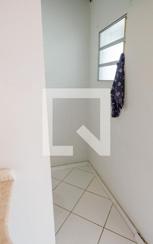 Casa de condomínio à venda com 365m², 3 quartos e 4 vagas Casa de condomínio à venda com 365m², 3 quartos e 4 vagasBanheiro de serviço