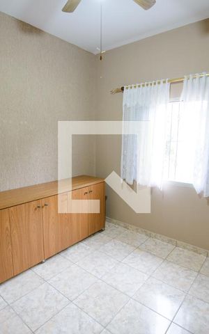 Casa de condomínio à venda com 365m², 3 quartos e 4 vagas Casa de condomínio à venda com 365m², 3 quartos e 4 vagasQuarto 1