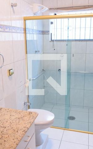 Casa de condomínio à venda com 365m², 3 quartos e 4 vagas Casa de condomínio à venda com 365m², 3 quartos e 4 vagasBanheiro Social