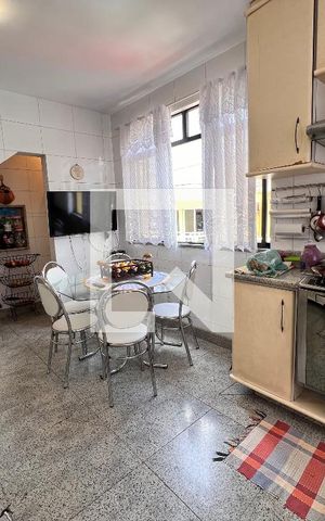 Casa de condomínio à venda com 340m², 5 quartos e 5 vagas Casa de condomínio à venda com 340m², 5 quartos e 5 vagasCozinha