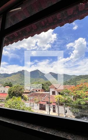 Casa de condomínio à venda com 340m², 5 quartos e 5 vagas Casa de condomínio à venda com 340m², 5 quartos e 5 vagasVista - Sala TV
