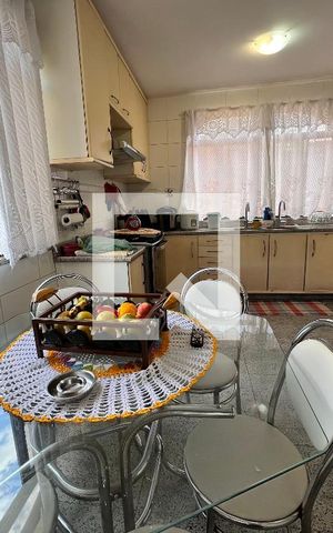 Casa de condomínio à venda com 340m², 5 quartos e 5 vagas Casa de condomínio à venda com 340m², 5 quartos e 5 vagasCozinha