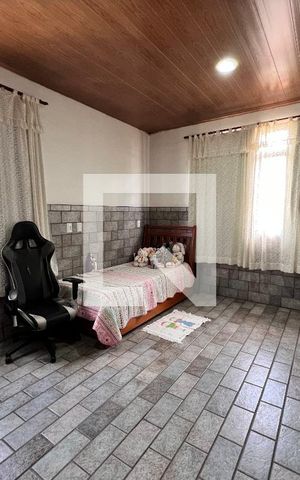 Casa de condomínio à venda com 340m², 5 quartos e 5 vagas Casa de condomínio à venda com 340m², 5 quartos e 5 vagasQuarto 4