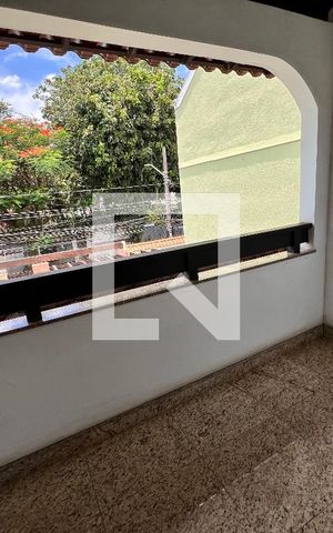 Casa de condomínio à venda com 340m², 5 quartos e 5 vagas Casa de condomínio à venda com 340m², 5 quartos e 5 vagasVaranda - sala
