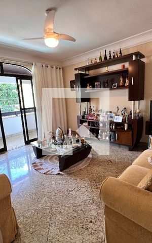 Casa de condomínio à venda com 340m², 5 quartos e 5 vagas Casa de condomínio à venda com 340m², 5 quartos e 5 vagasSala